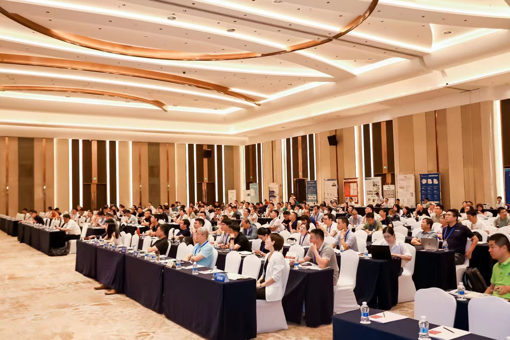 KS体育微电应邀出席第十七届中国半导体分立器件年会